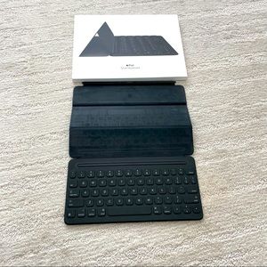 Apple iPad Smart Keyboard Cover For 10.2 inch and 10.5 inch iPad